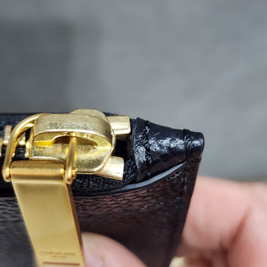 톰브라운 레더 클러치 스몰 새제품 상품이미지6