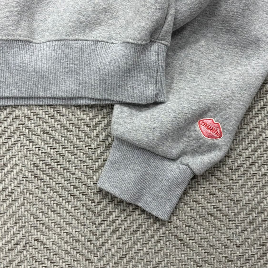 무아무아 로고 와펜 크롭 후드티 v2113 상품이미지5