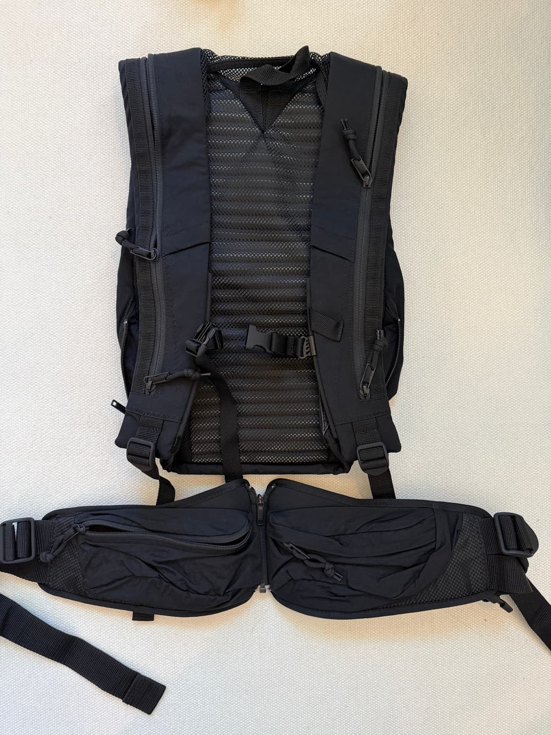 Y-3 런닝 백팩 (1회 착용) 상품이미지5