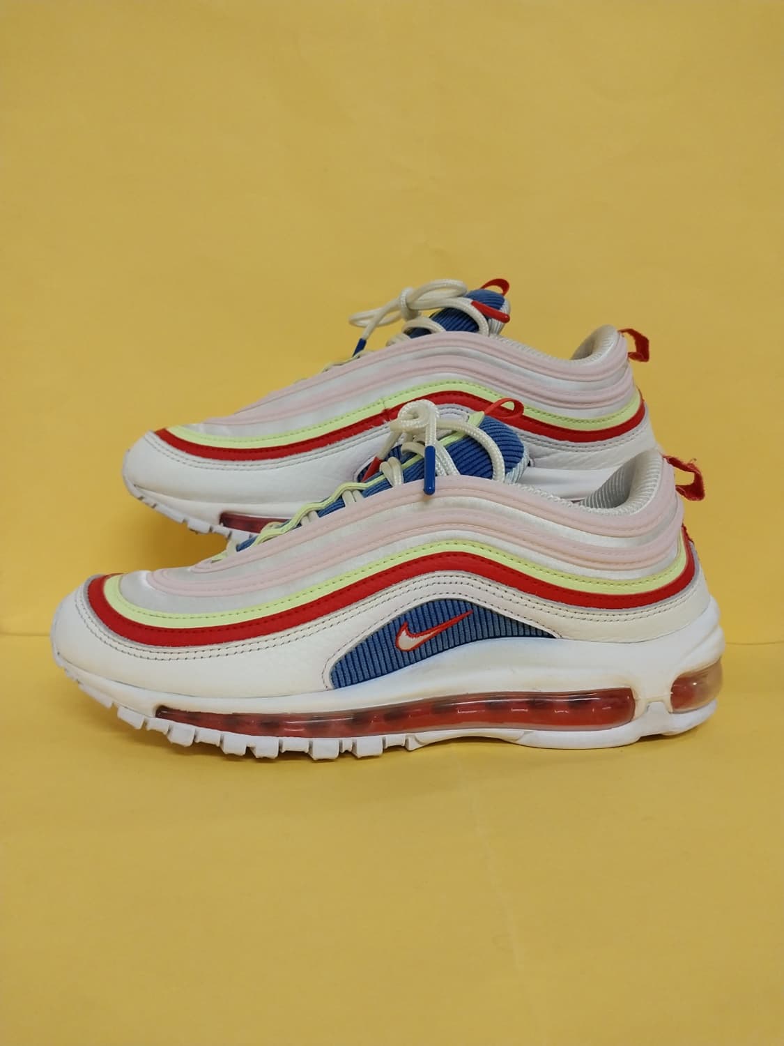 여성 나이키 에어맥스 97 코듀로이 화이트 SE 레인보우 운동화 (255 상품이미지1