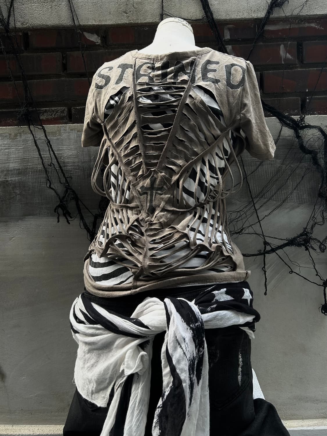 *rare design* 00s JPN 펑크 거미줄 카키 스컬 티셔츠 상품이미지1