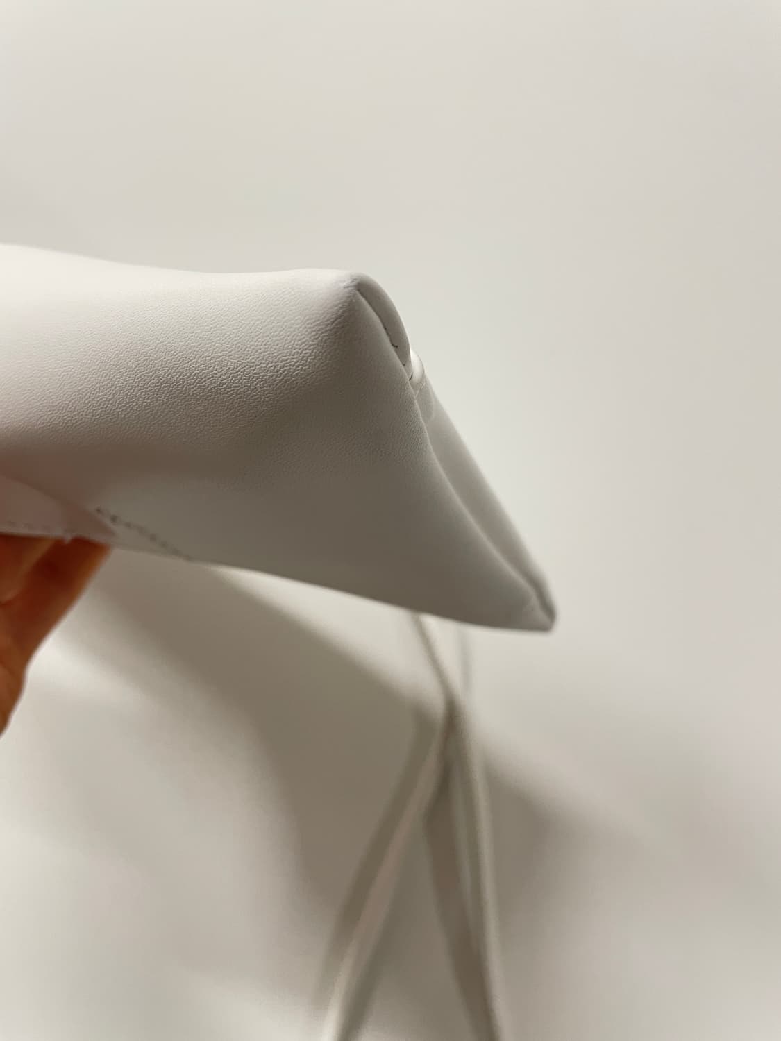 MM6 MAISON MARGIELA 스티치 페이크 레더 재패니즈 폰홀더백 상품이미지3