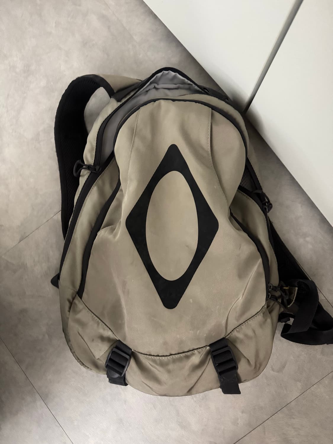 미스치프 롬버스 백팩 카키 상품이미지1