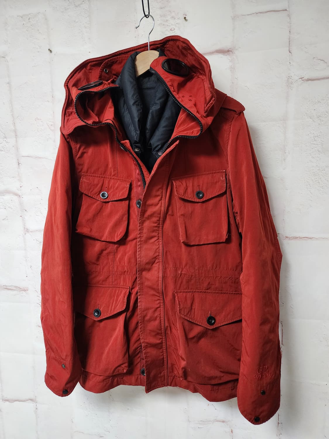 CP컴퍼니 고글 후드 패딩자켓 상품이미지2