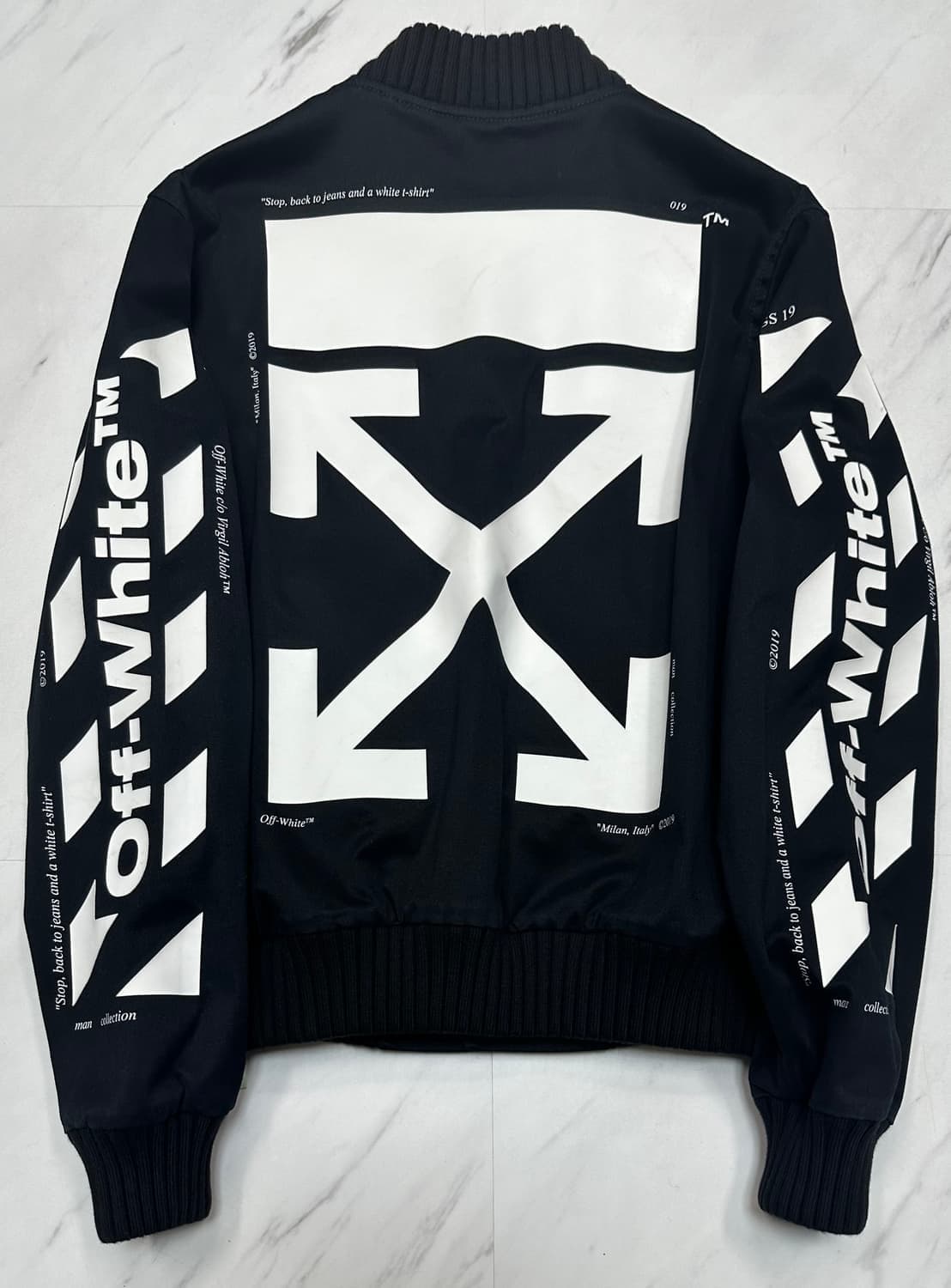 오프화이트 애로우 봄버 자켓 상품이미지1