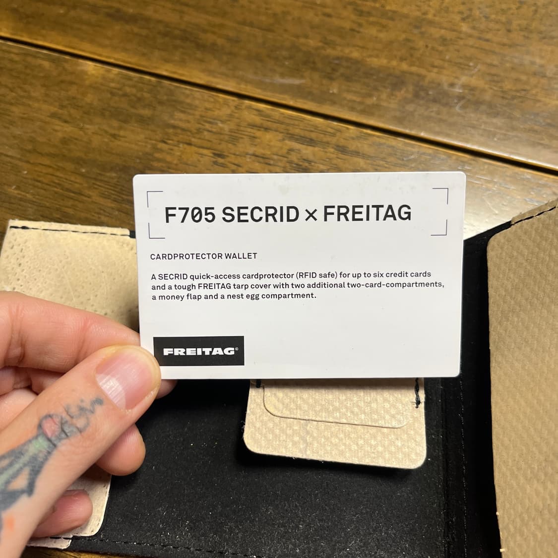 프라이탁 x 시크리드 콜라보 카드 지갑 상품이미지4