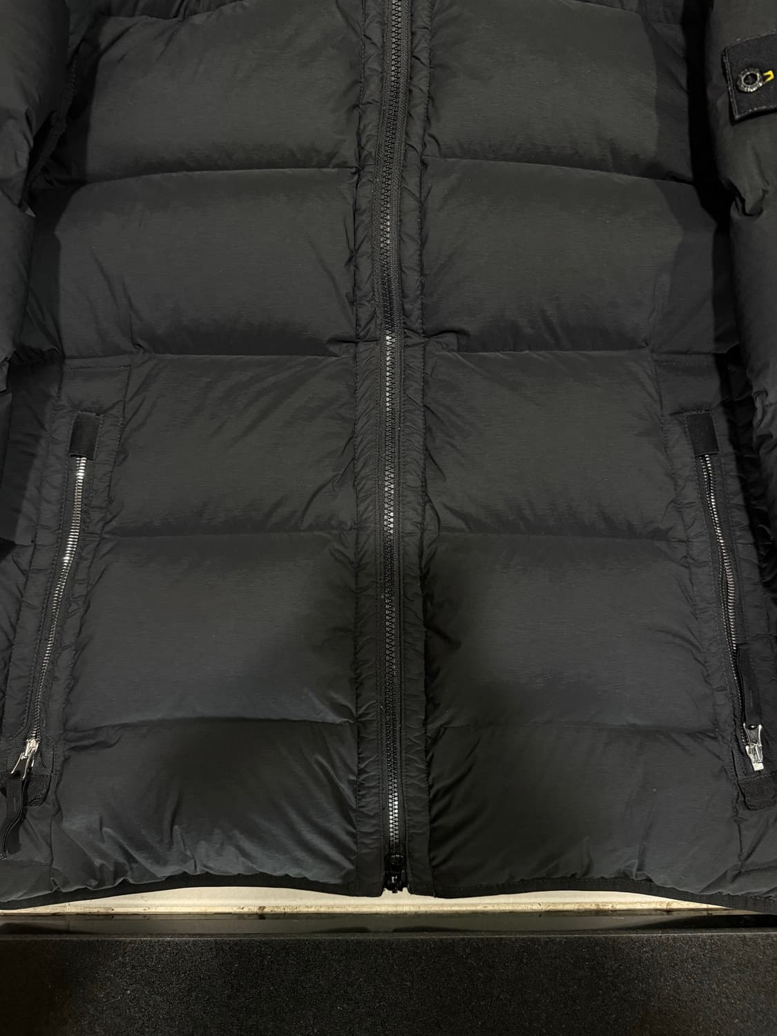 [당일출고,L사이즈] 스톤아일랜드 심리스 패딩 상품이미지3