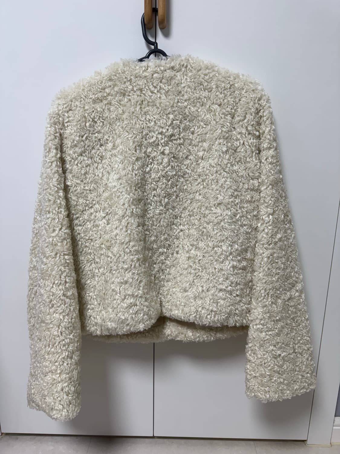 자라 셜링 카라비너 토글 양털 자켓 Faux Shearling Carab 상품이미지3
