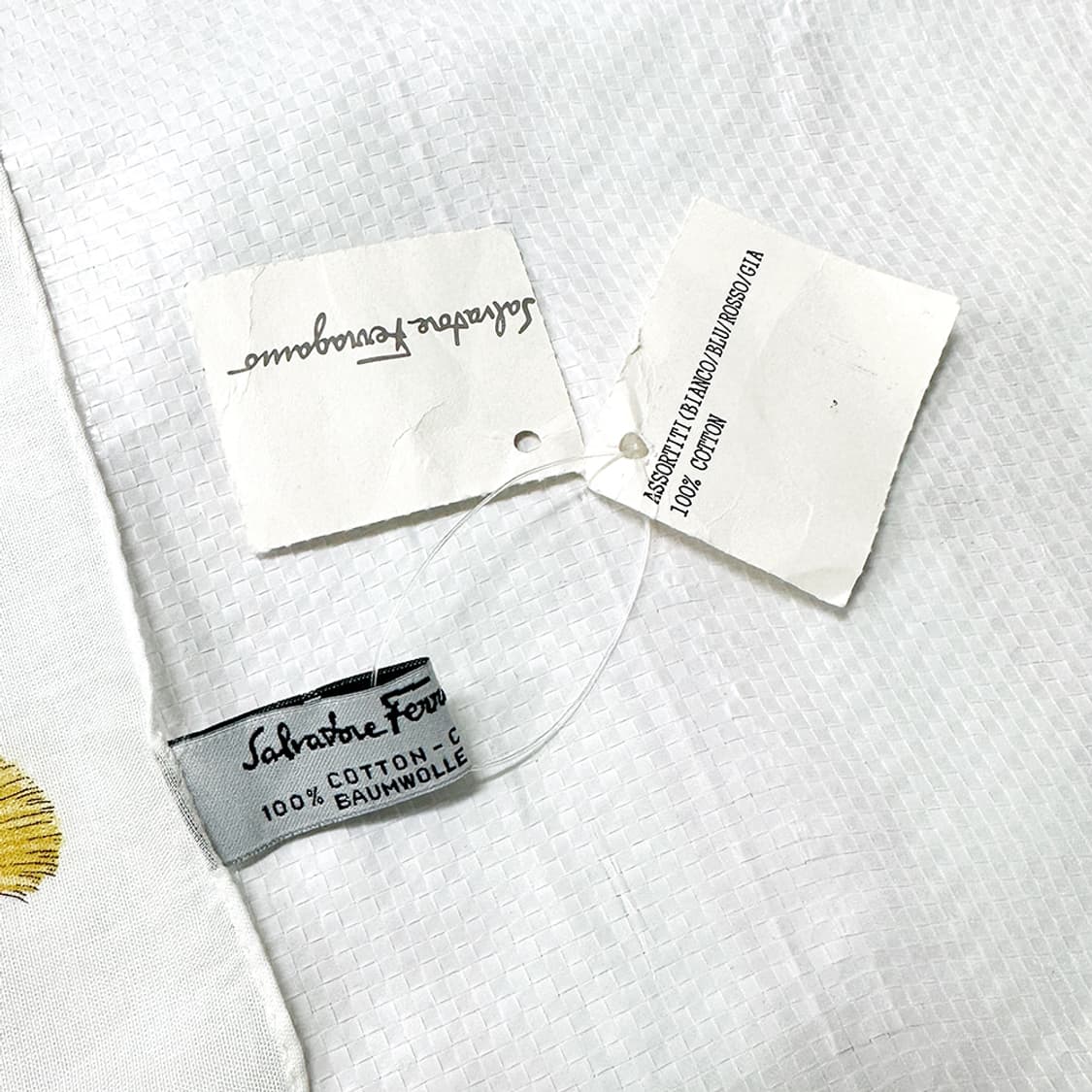 살바토레 페라가모 페레가모 플라워 그래픽 스카프 손수건 쁘띠 새상품 정품 상품이미지4