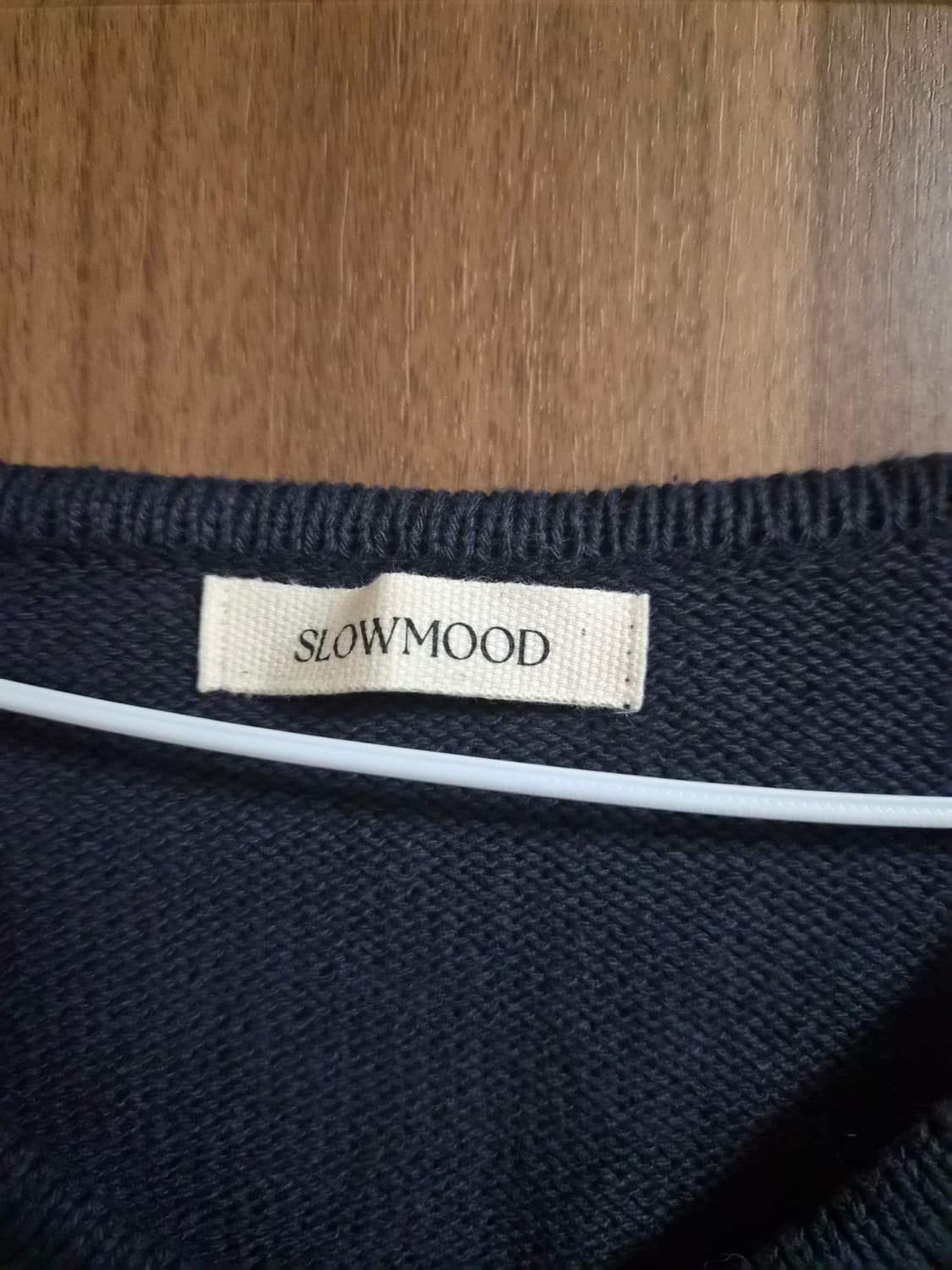 슬로우앤드 브이넥 니트 상품이미지2