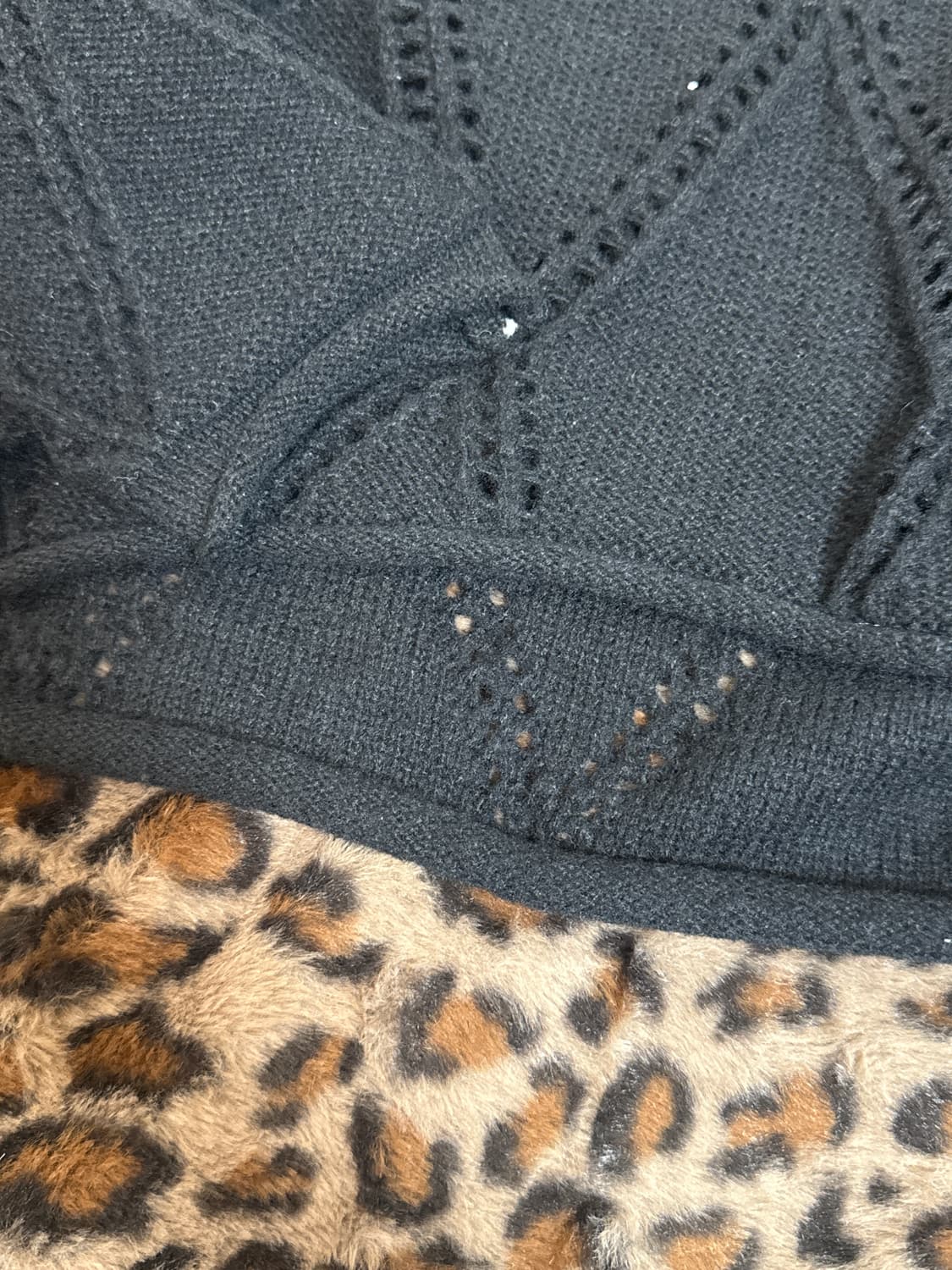 루즈핏 검정 니트 상품이미지4