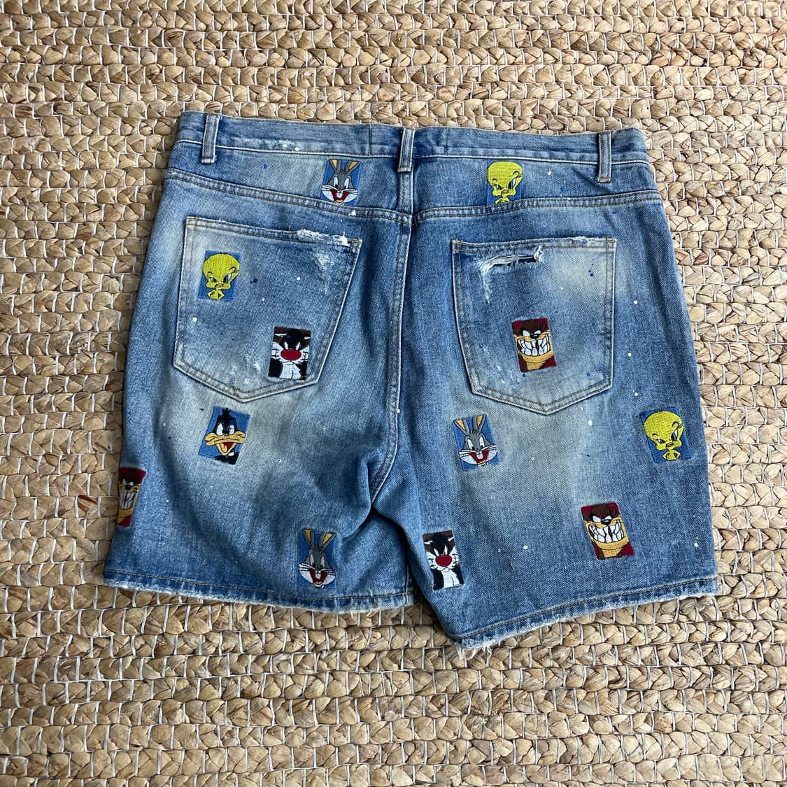 2000s 루니툰즈 엠브로이드 데님 반바지 상품이미지3