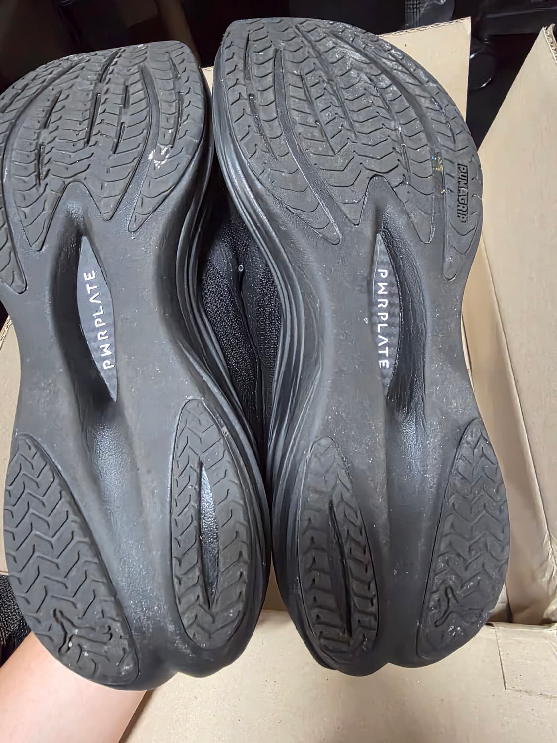 푸마 디빙에이트 나이트로 3 올블랙 290 팔아요. 상품이미지7