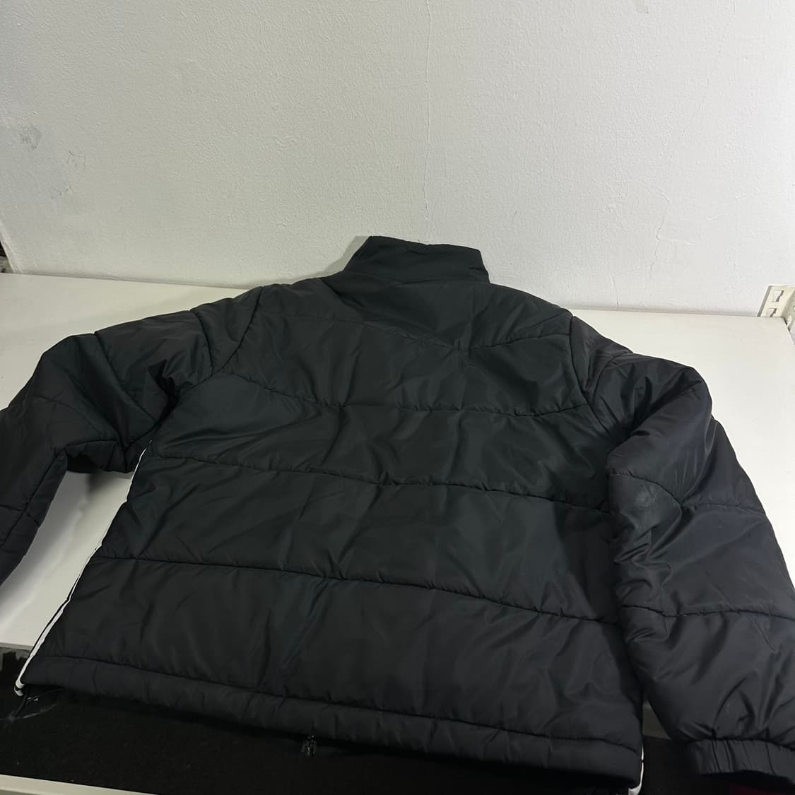 M 아디다스오리지날 블랙 불꽃로고 패딩점퍼 상품이미지6