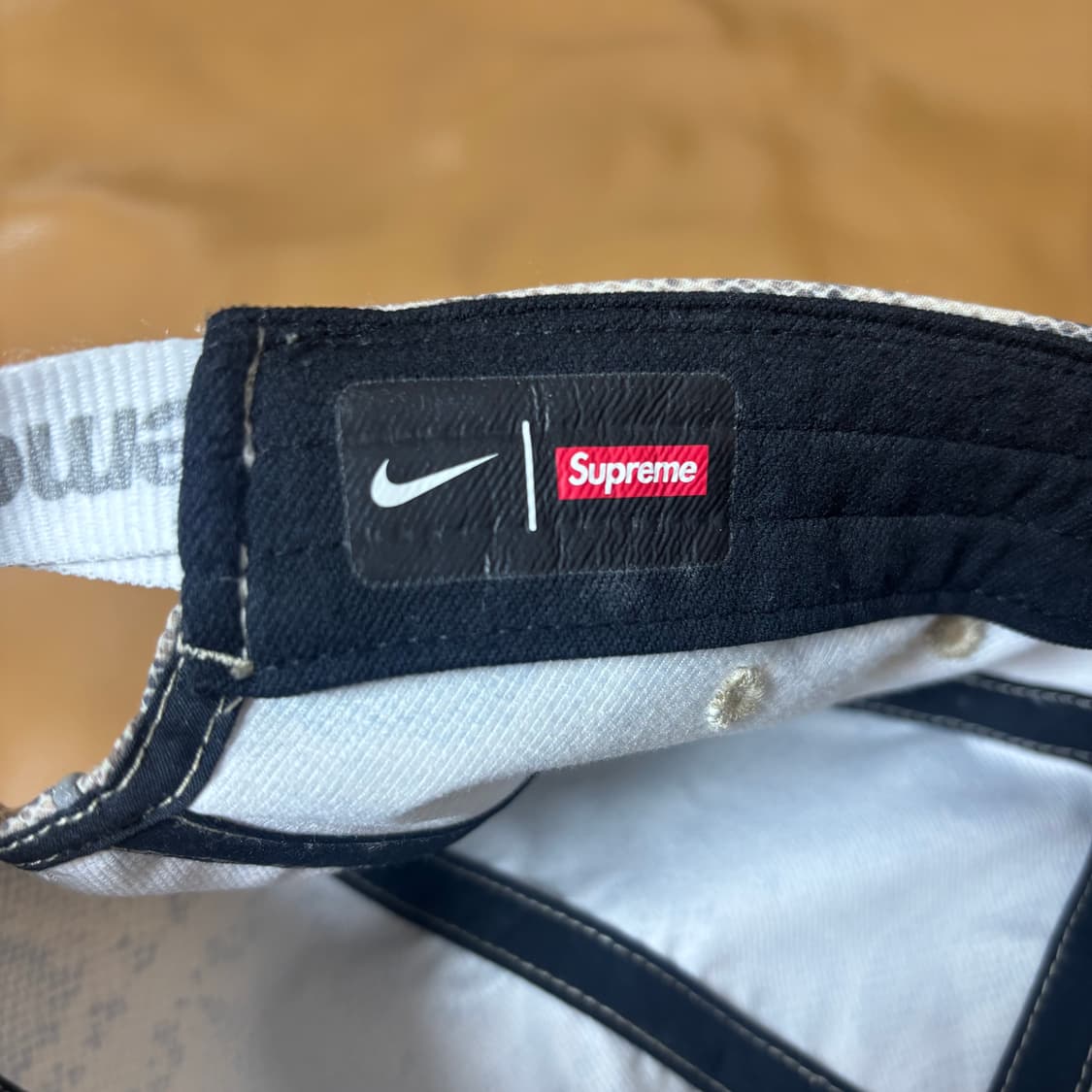슈프림 나이키 에어맥스 캠프캡 모자 스네이크 스킨 상품이미지7