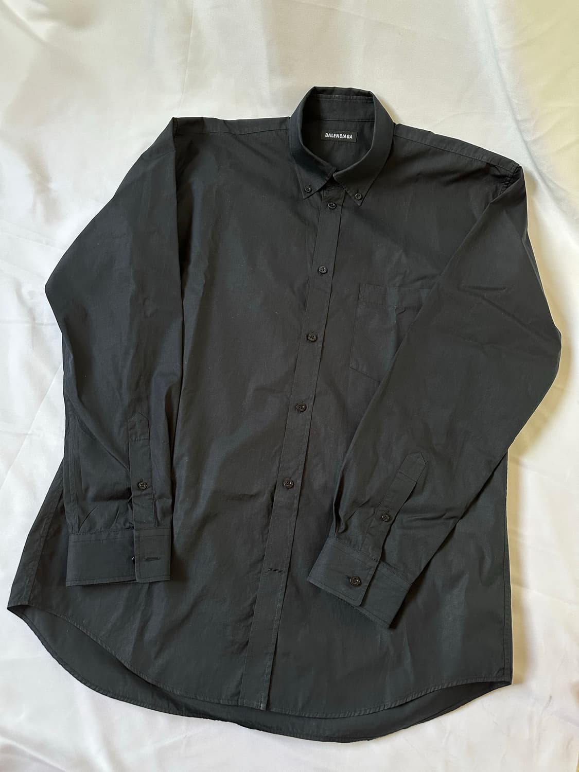 발렌시아가 남성 오버핏 백로고탭 셔츠 블랙 37 상품이미지3