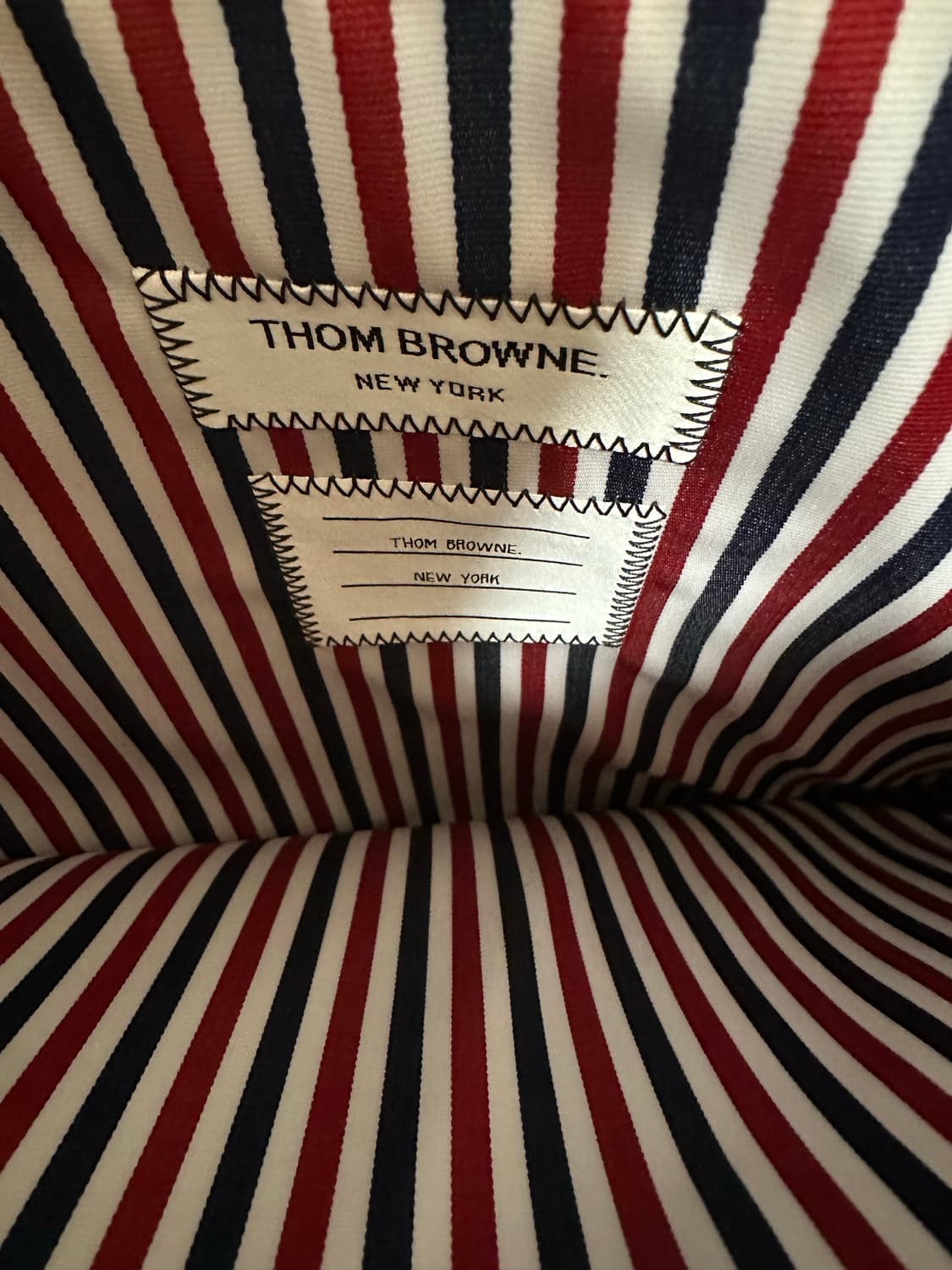 (새상품) 톰브라운 클러치백 라지 상품이미지5