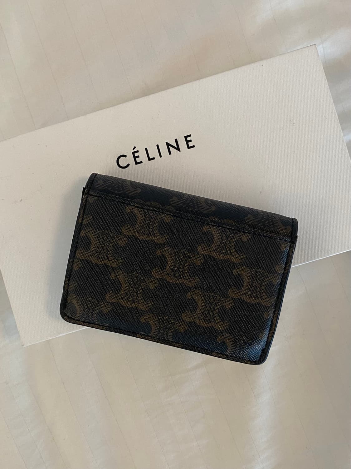 셀린느 트리옹프 플랩 카드 지갑 상품이미지10