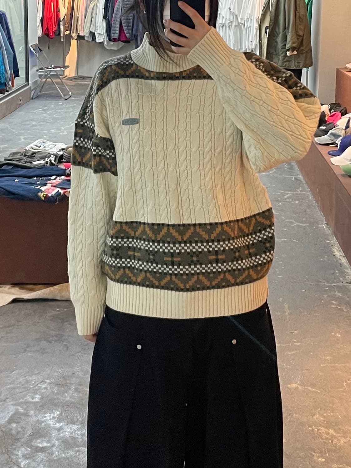 마리떼 프랑소와저버 가죽패치 목폴라 니트 H1975 상품이미지1