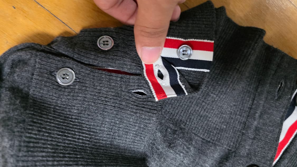 [3,새상품급]톰브라운 메리노울 가디건 다크그레이 상품이미지9