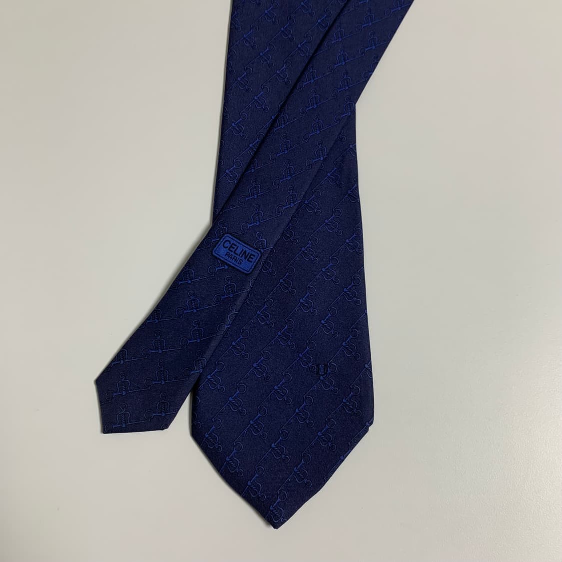 셀린느(CELINE) 기하학적패턴 100실크 명품넥타이 결혼식룩 코디 상품이미지3