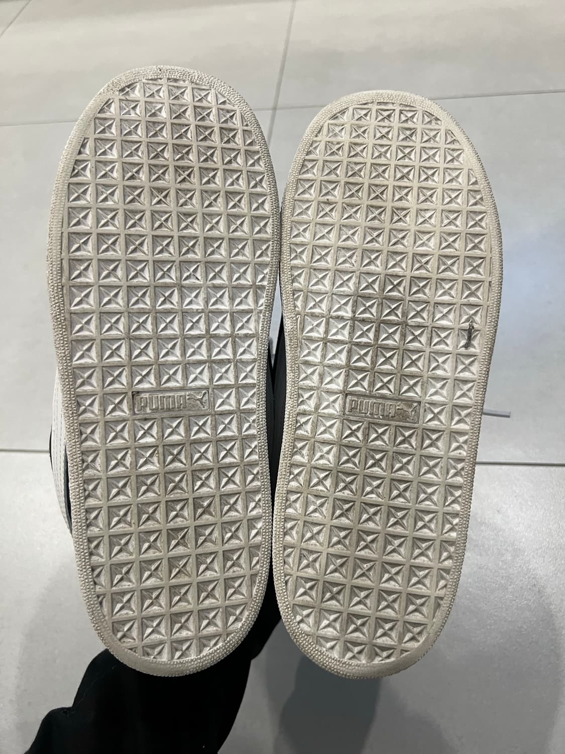 푸마 스웨이드 XL 보드화 검흰 270 상품이미지8