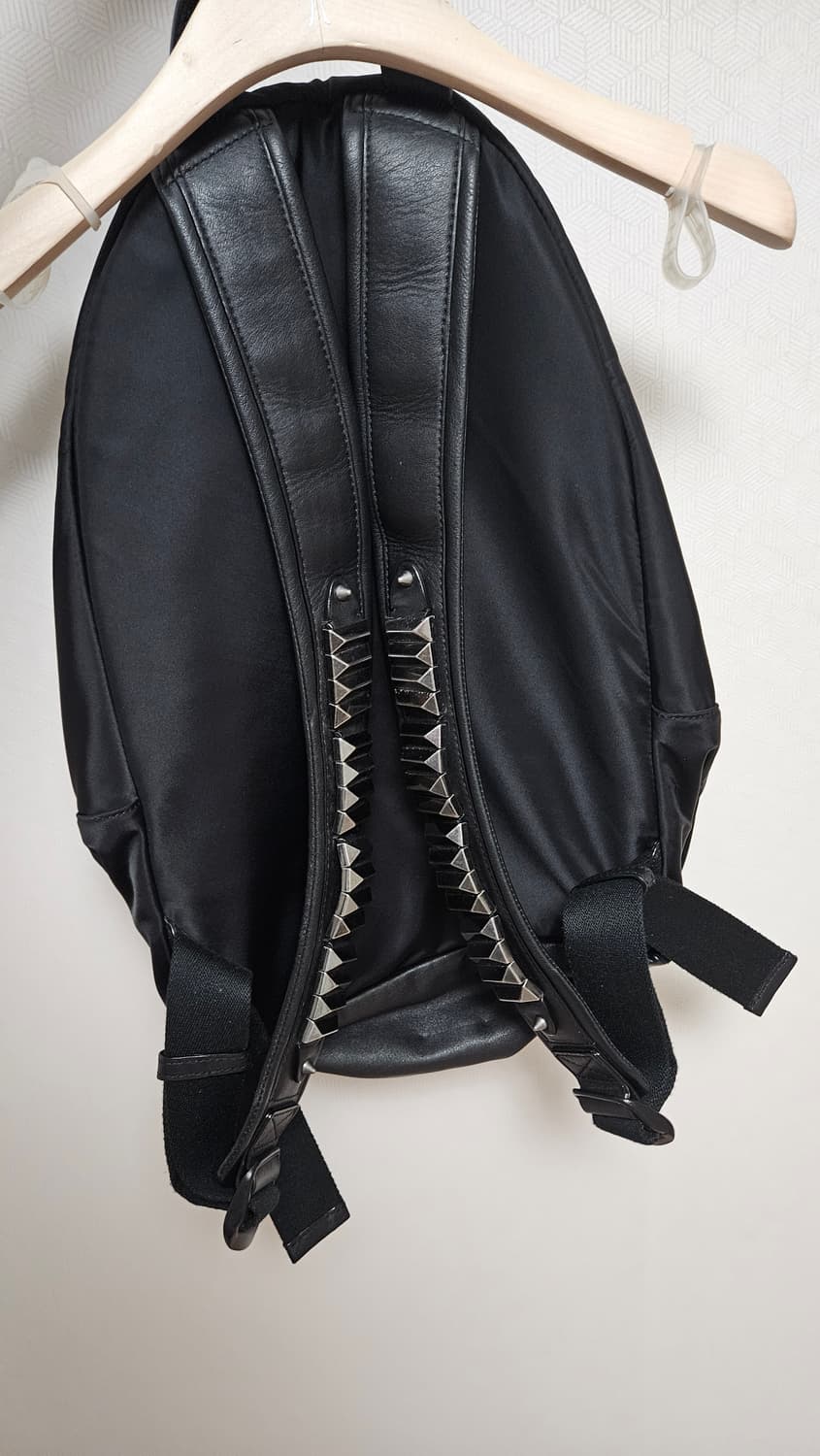 지방시 스터드 백팩 상품이미지3