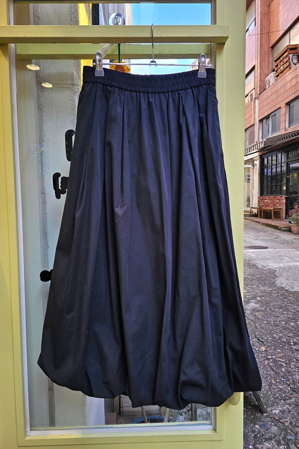 블랙 퍼프 롱스커트 상품이미지2