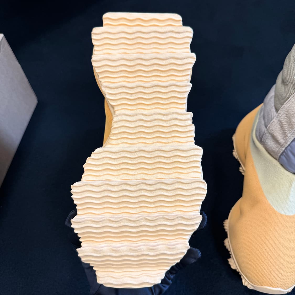 [270] 아디다스 이지 니트 러너 부츠 설퍼 / GY1824 상품이미지6