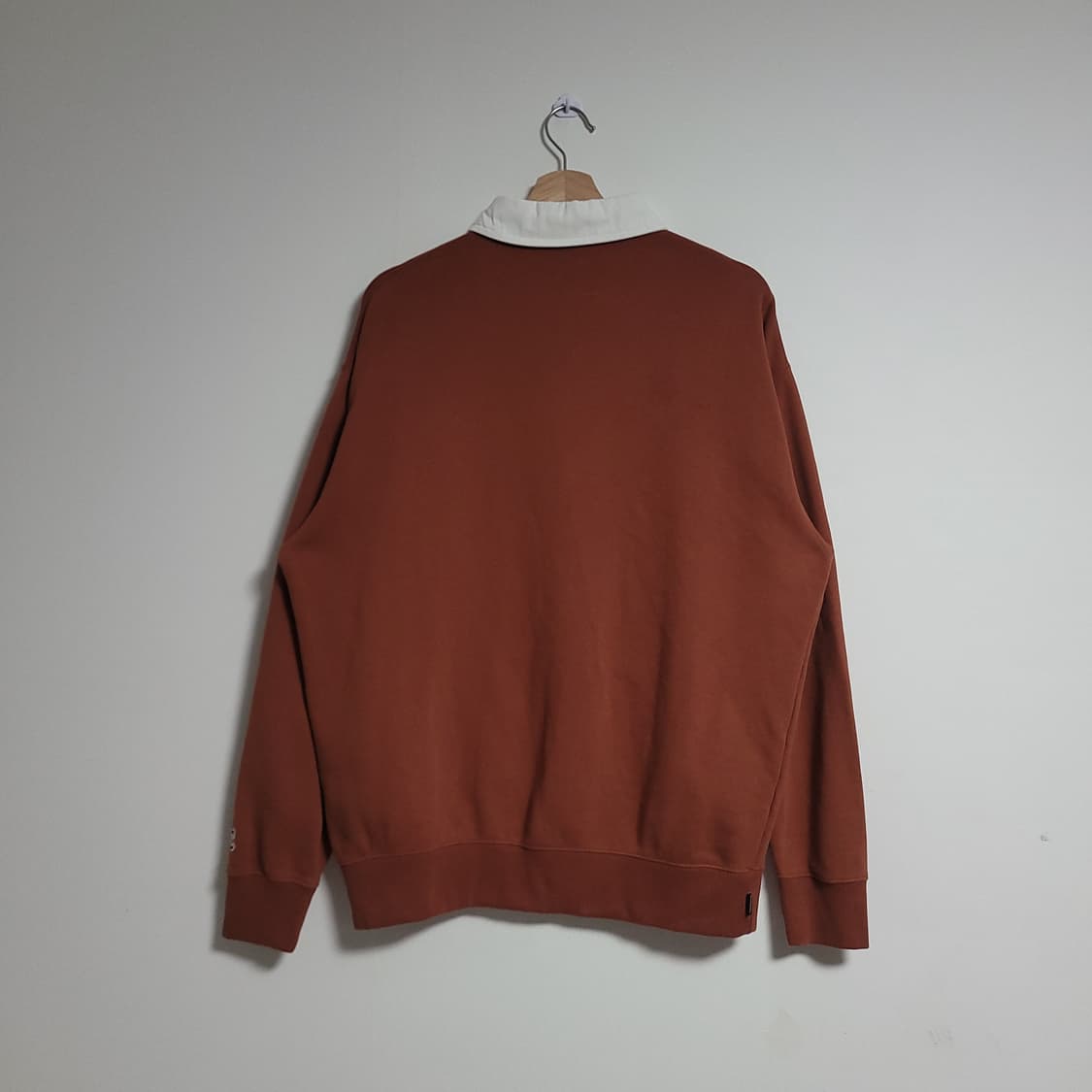 (M) COVERNAT 커버낫 카라넥 포켓 맨투맨 브라운 상품이미지6