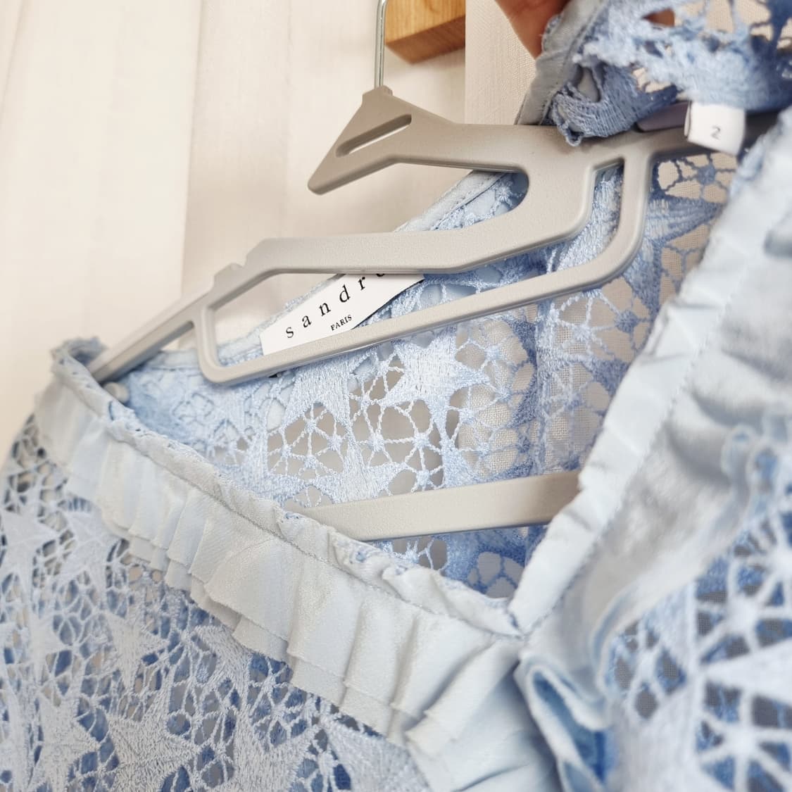 산드로 Sandro 실크러플 펀칭레이스 시스루 블라우스 (55-66/2) 상품이미지4