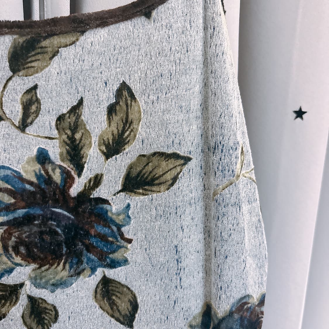 레스트로즈 벨벳 벨루아 슬리브리스 나시 / 블랙페어리 상품이미지2