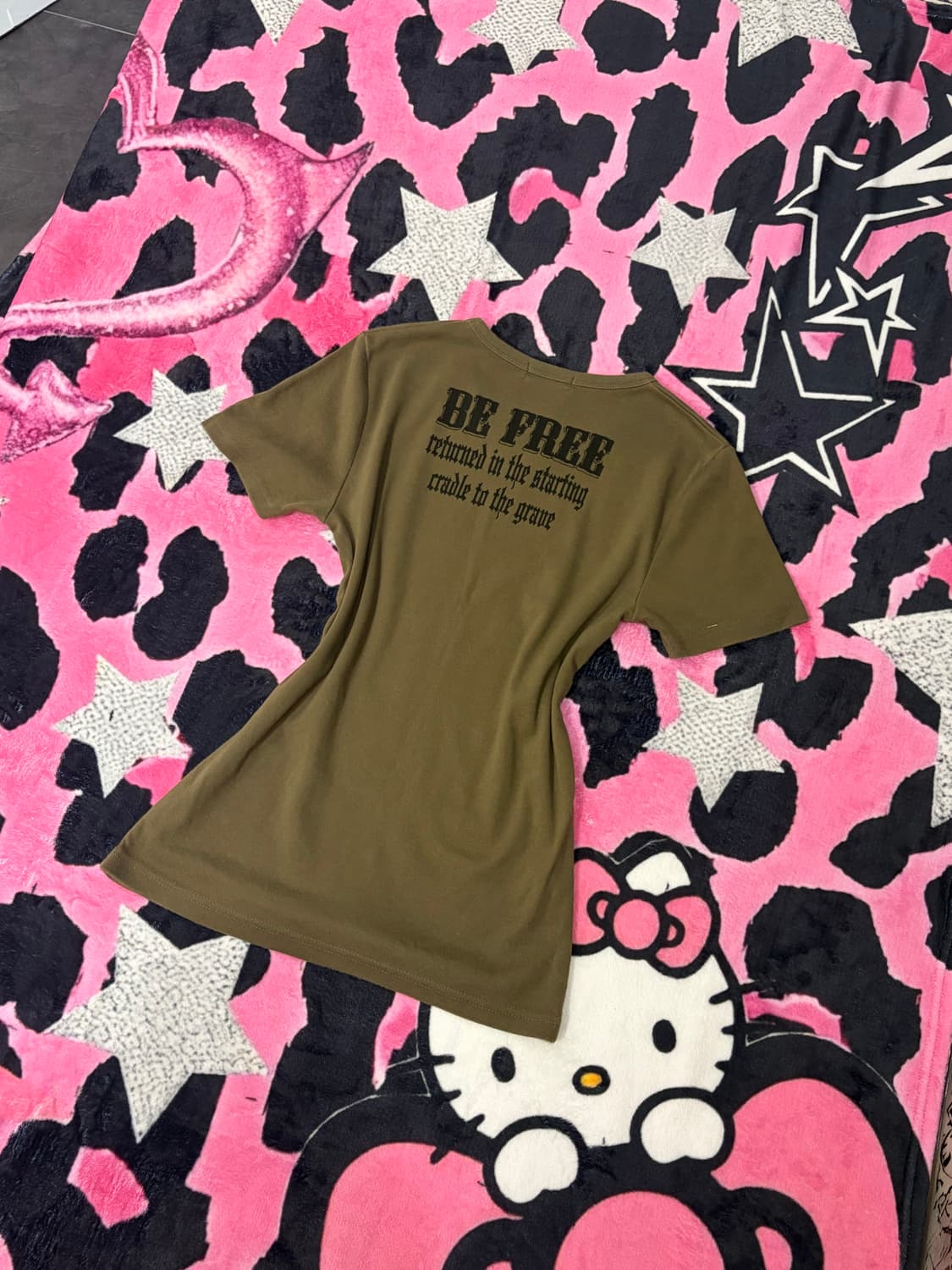 Y2K olive grunge lettering T-shirt 상품이미지7
