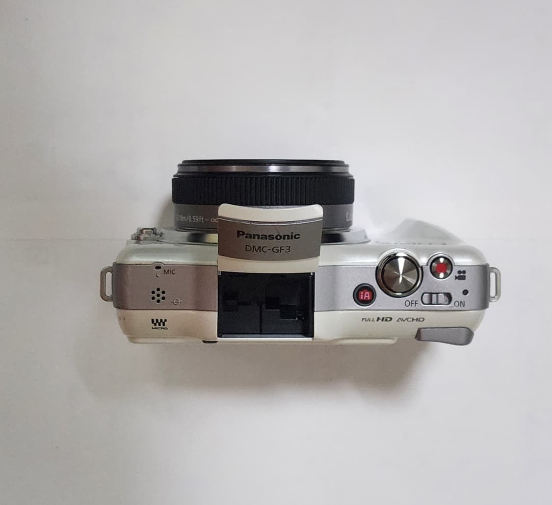 파나소닉 루믹스 디지털카메라 GF3 와 14mm 렌즈팝니다. 상품이미지4
