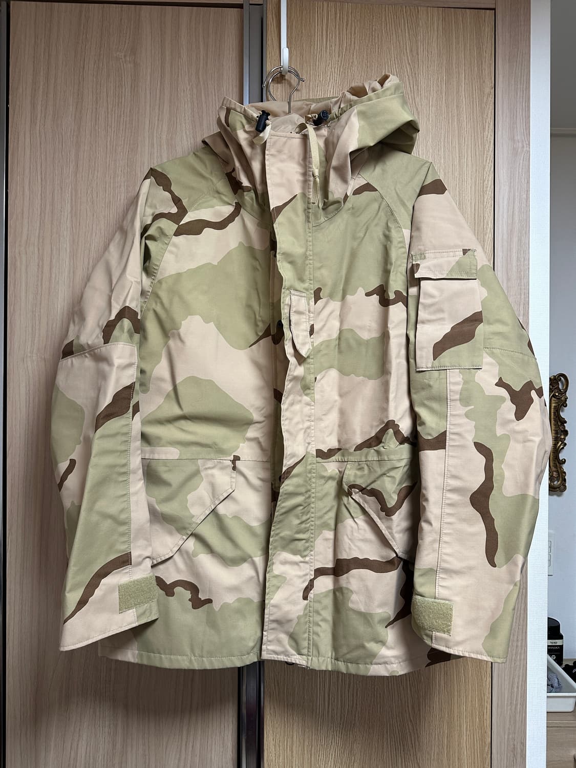 미군 ECWCS 2세대 고어텍스 파카 데저트카모 M-R 상품이미지1