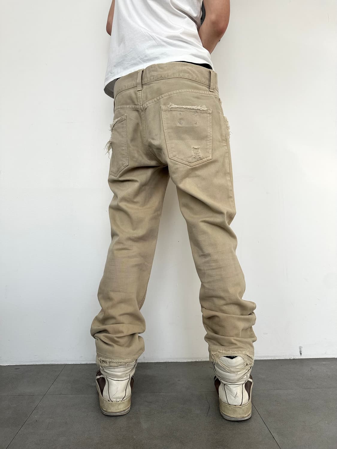 돌체앤가바나 베이지 디스트로이드 새깅진 상품이미지1