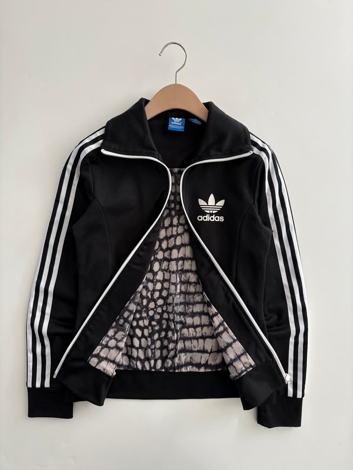 Adidas 아디다스 블랙컬러 안감 레오파드 유로파 트랙탑 상품이미지5