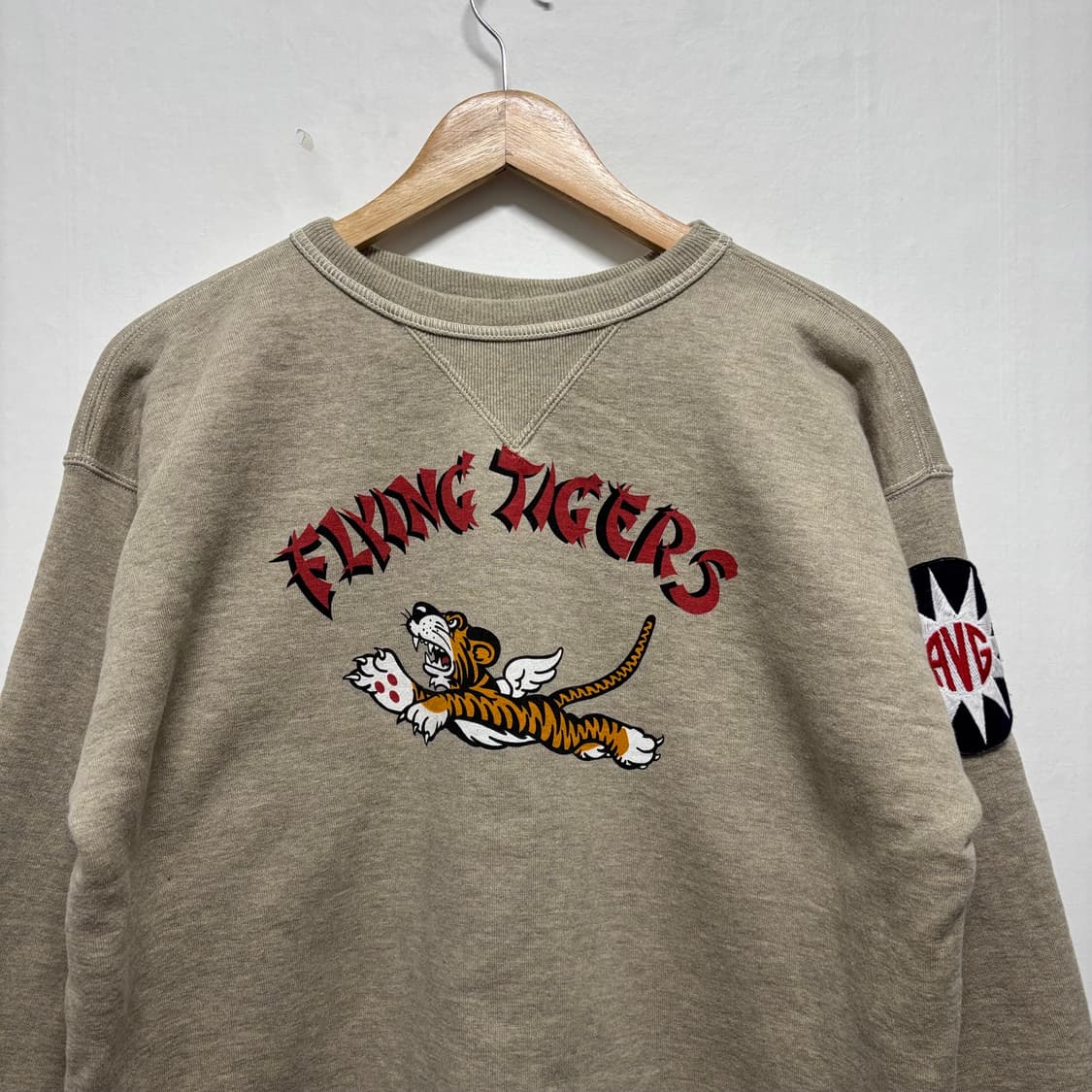 리얼맥코이 플라잉 타이거즈 맨투맨 상품이미지2