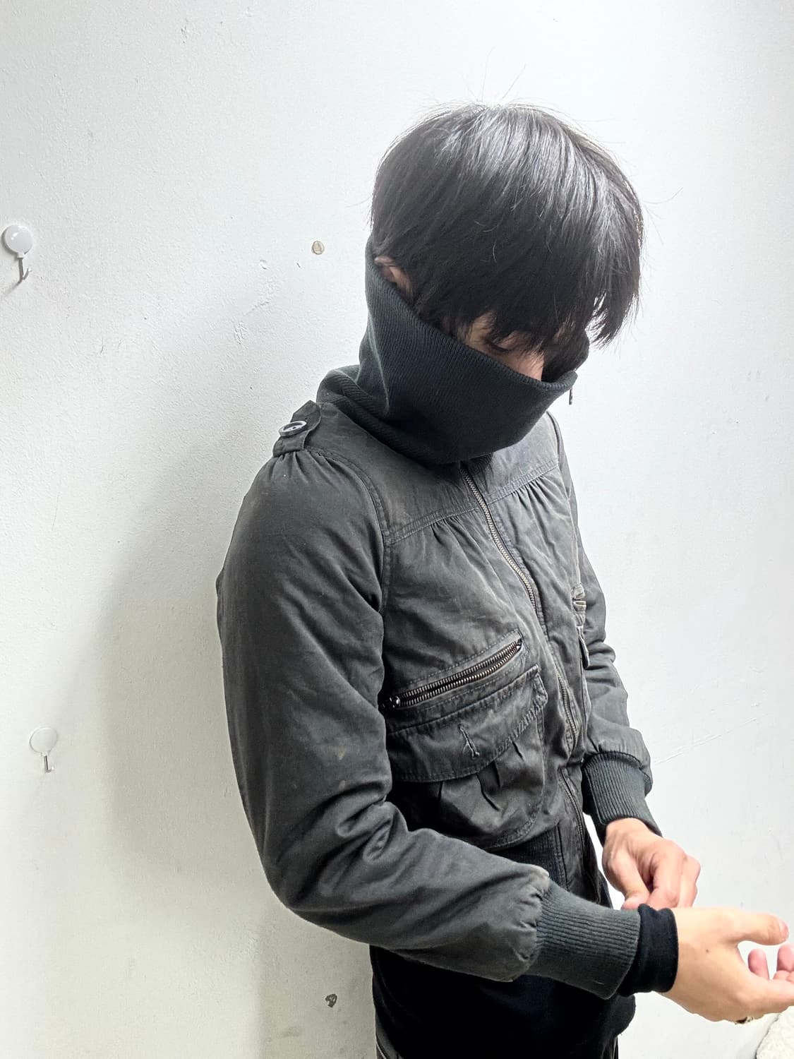 2000s Design Bomber-Fit Crop High Neck S 상품이미지1