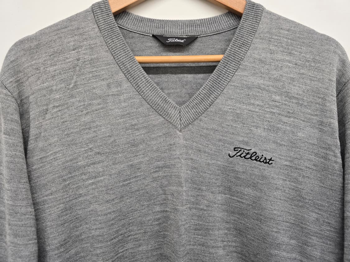 타이틀리스트 남성 V넥 긴팔니트.
싸이즈 95~100 상품이미지3