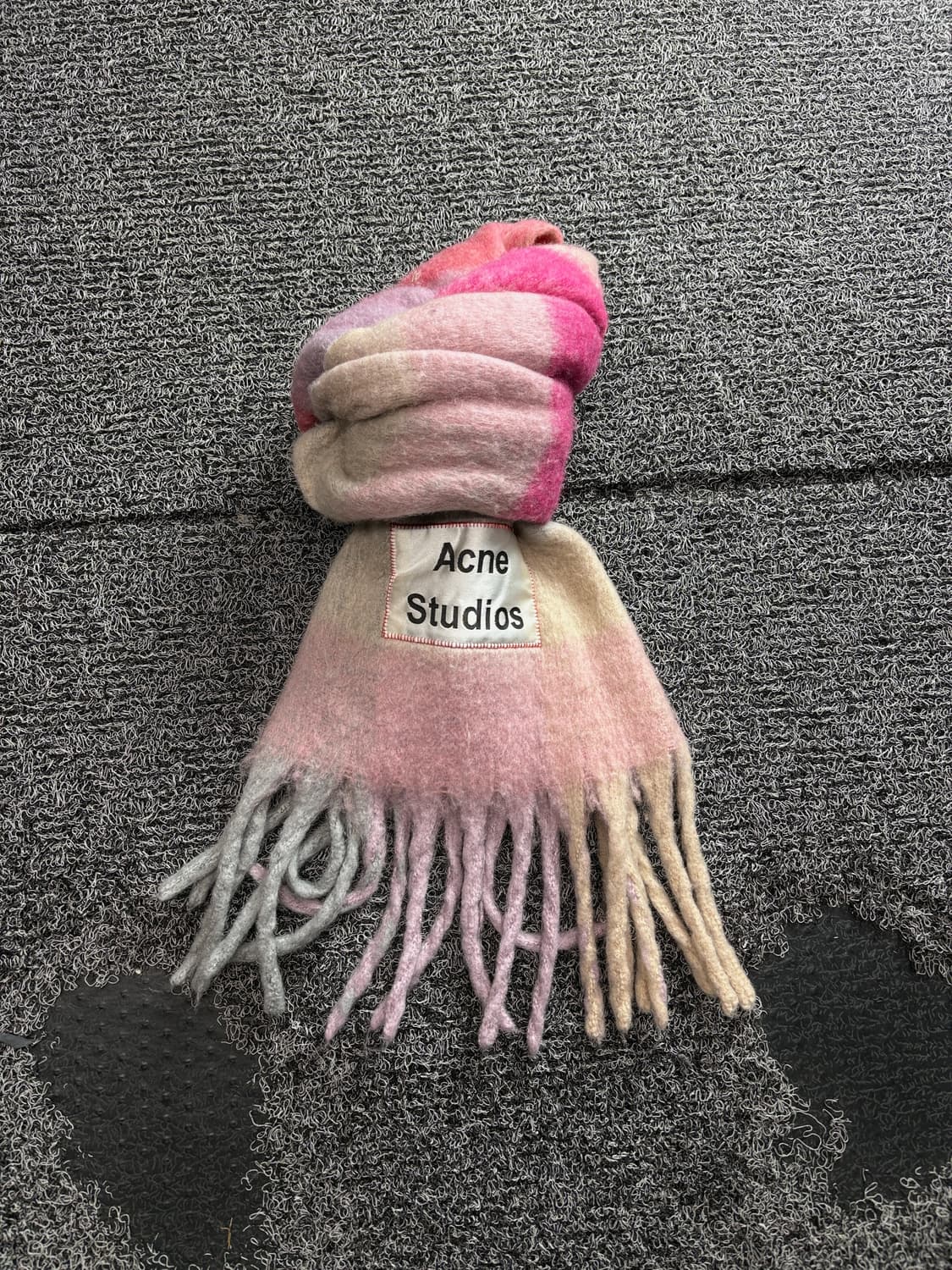 아크네 스튜디오 모헤어 체크 머플러 3721 상품이미지2