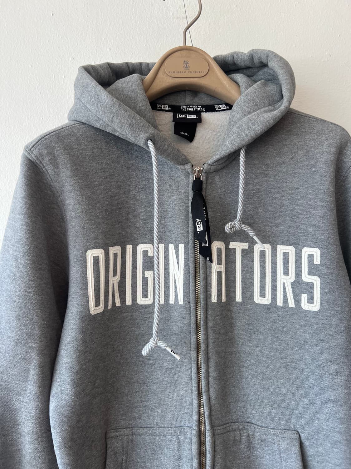 뉴에라 남여공용 그레이 후드집업점퍼 코튼점퍼 상품이미지1