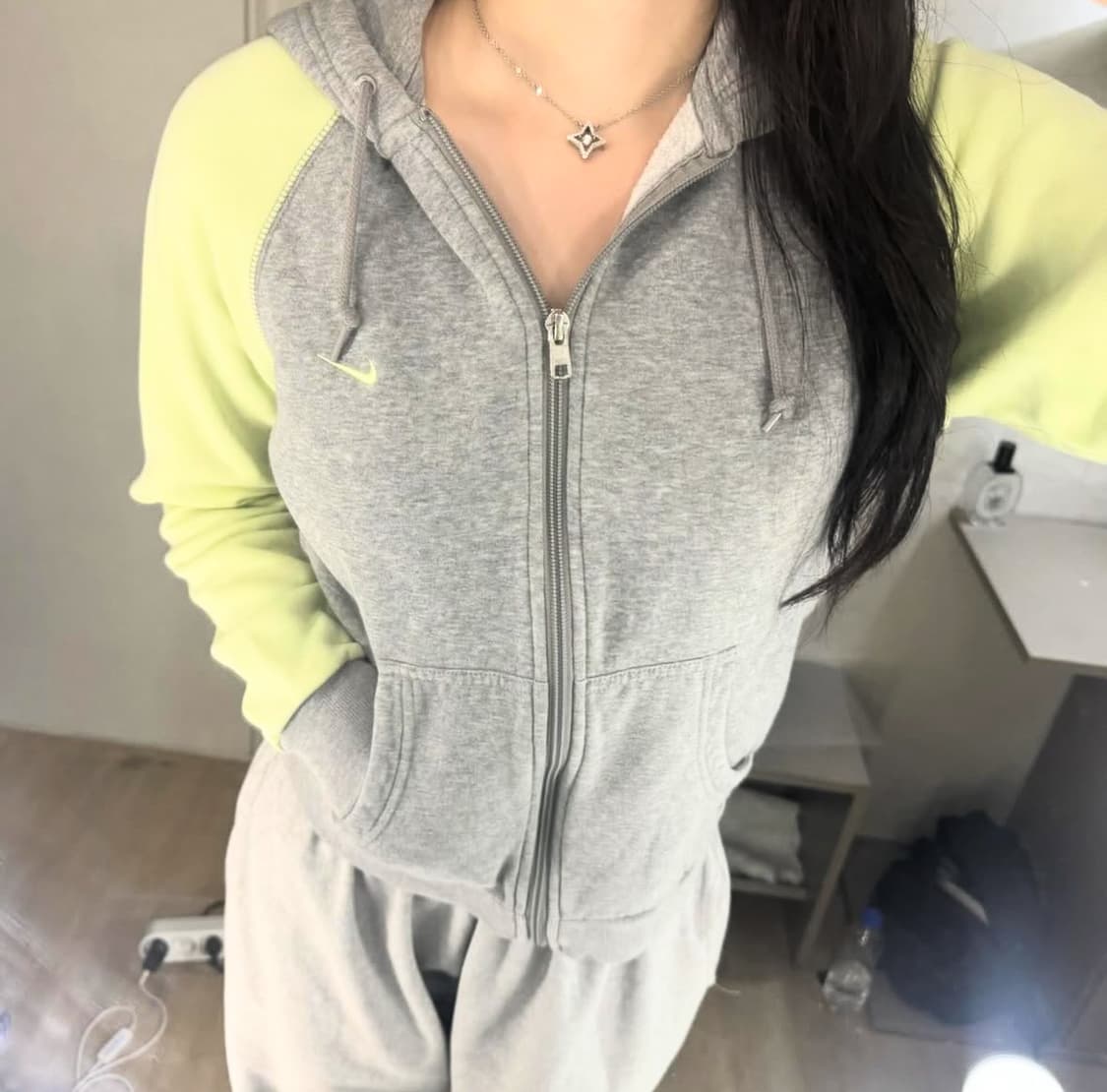 나이키 스우시 로고 배색 후드집업 💛💚🩶 상품이미지2