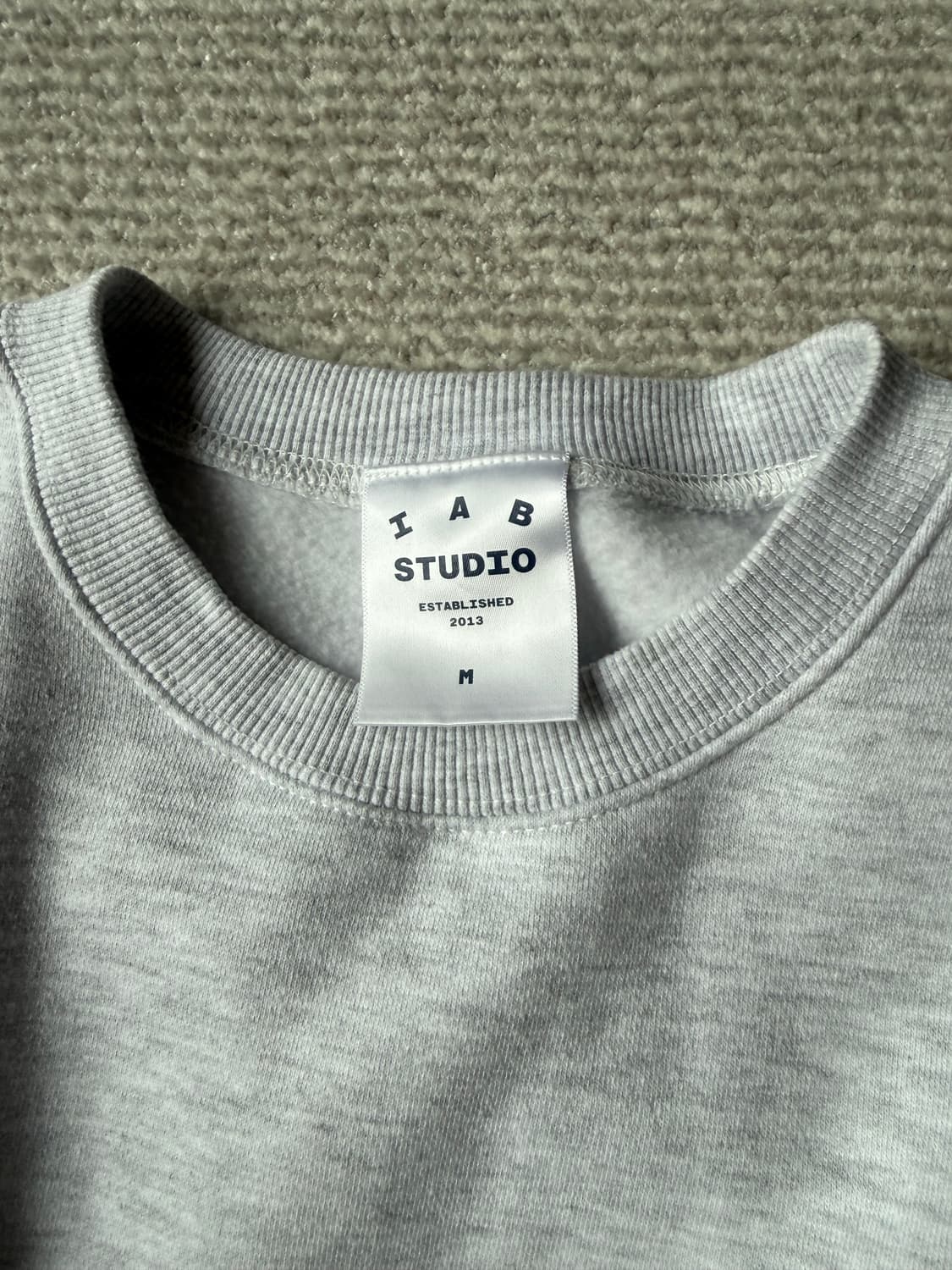 (M) 아이앱 스튜디오 스웨트셔츠 상품이미지4