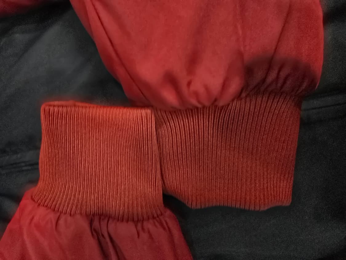 데상트 블랙/레드 패딩 점퍼 상품이미지3