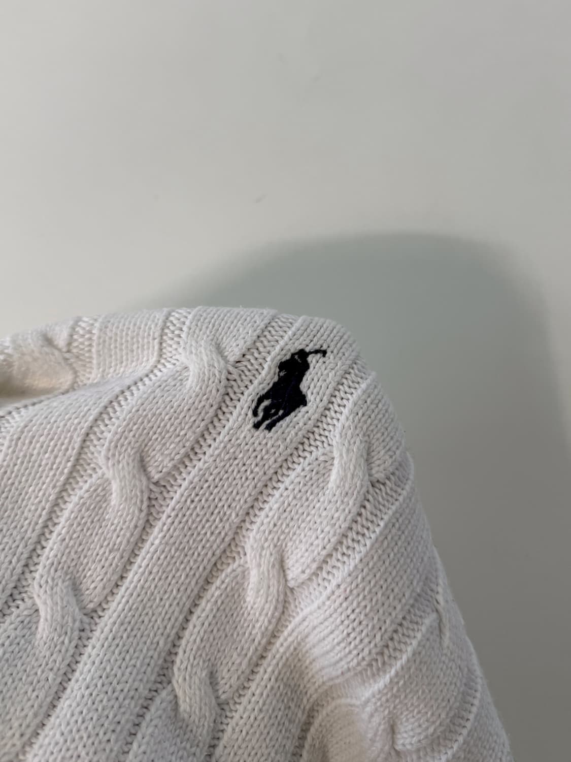 폴로 랄프로렌 신형 라벨 화이트 코튼 꽈배기 니트 상품이미지3