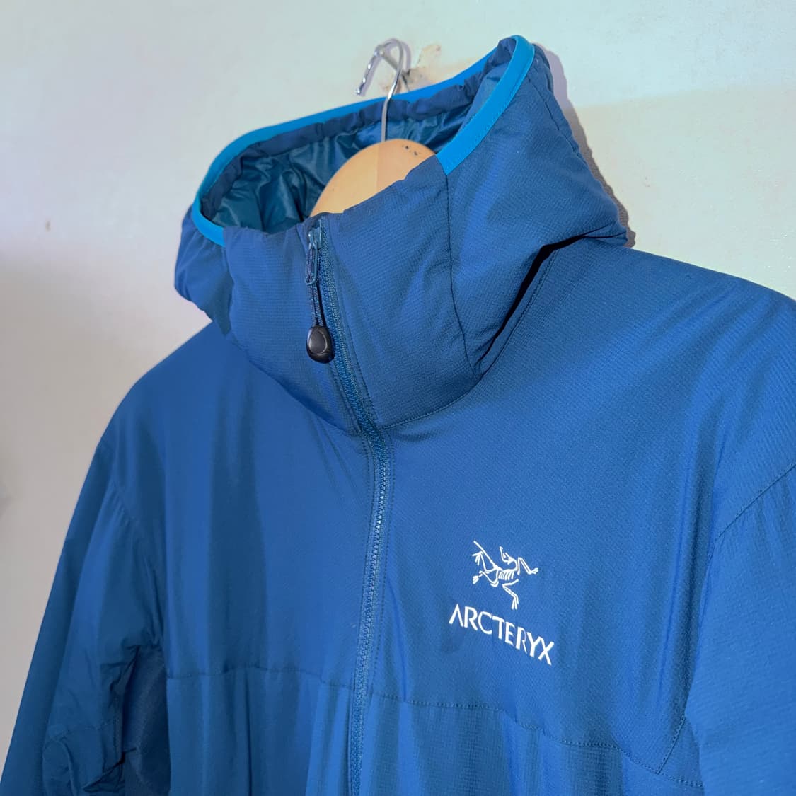 아크테릭스 아톰 후디 블루 M (남성 100-슬림105) 상품이미지1