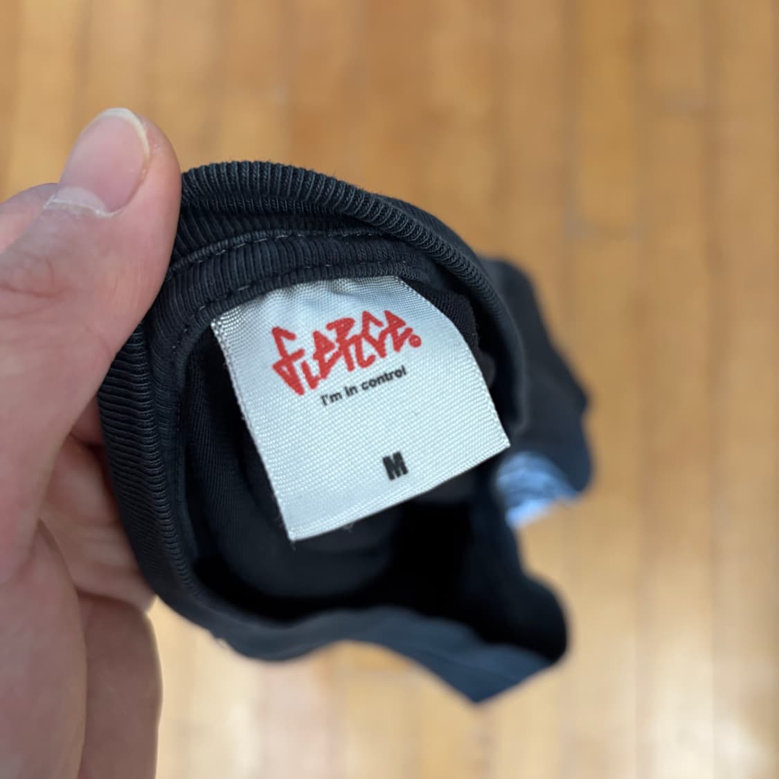 블랙아웃 피어스 롱슬리브 M 상품이미지3