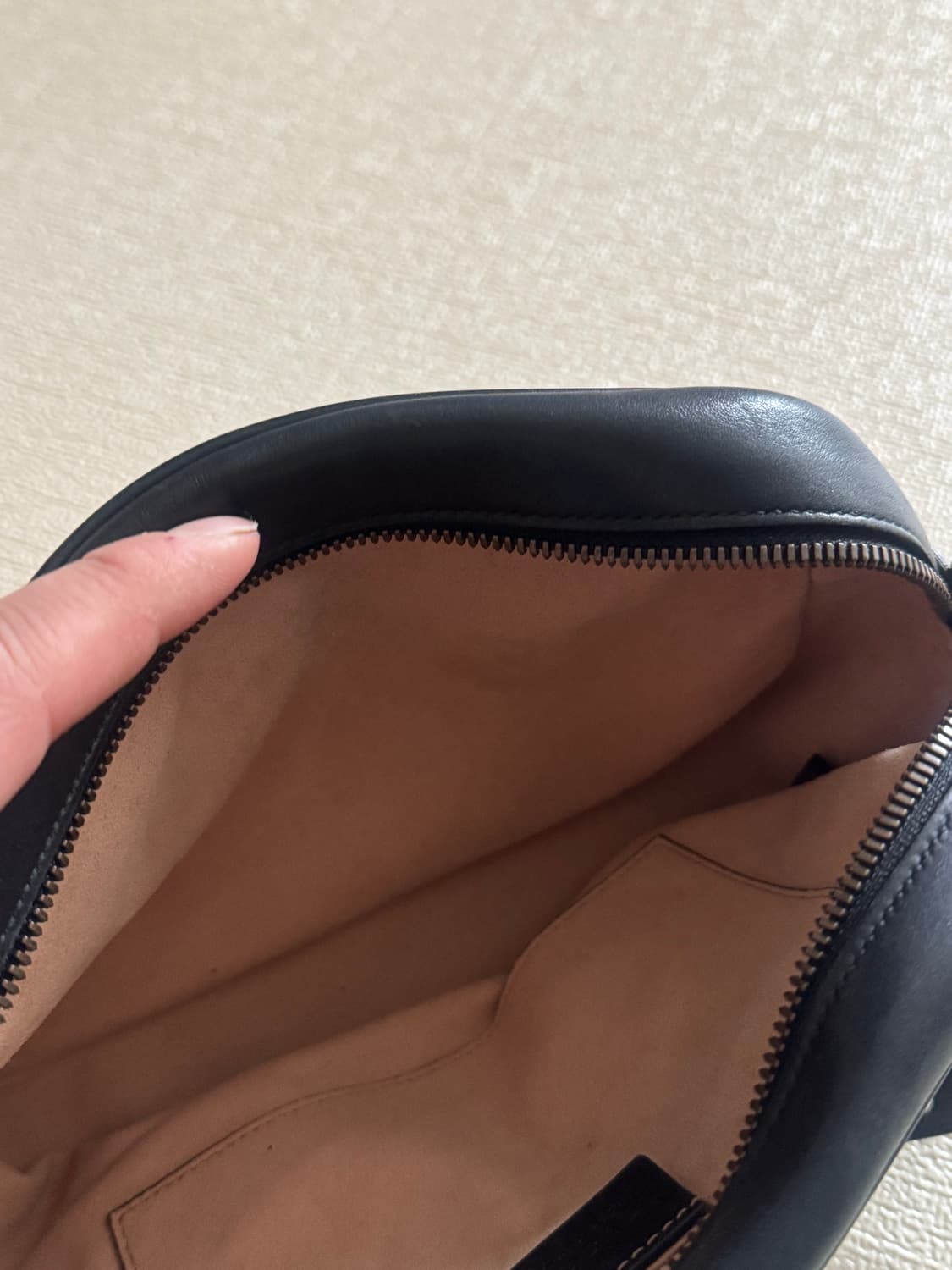 구찌 마몬트 마틀라세 블랙 카메라백 상품이미지7