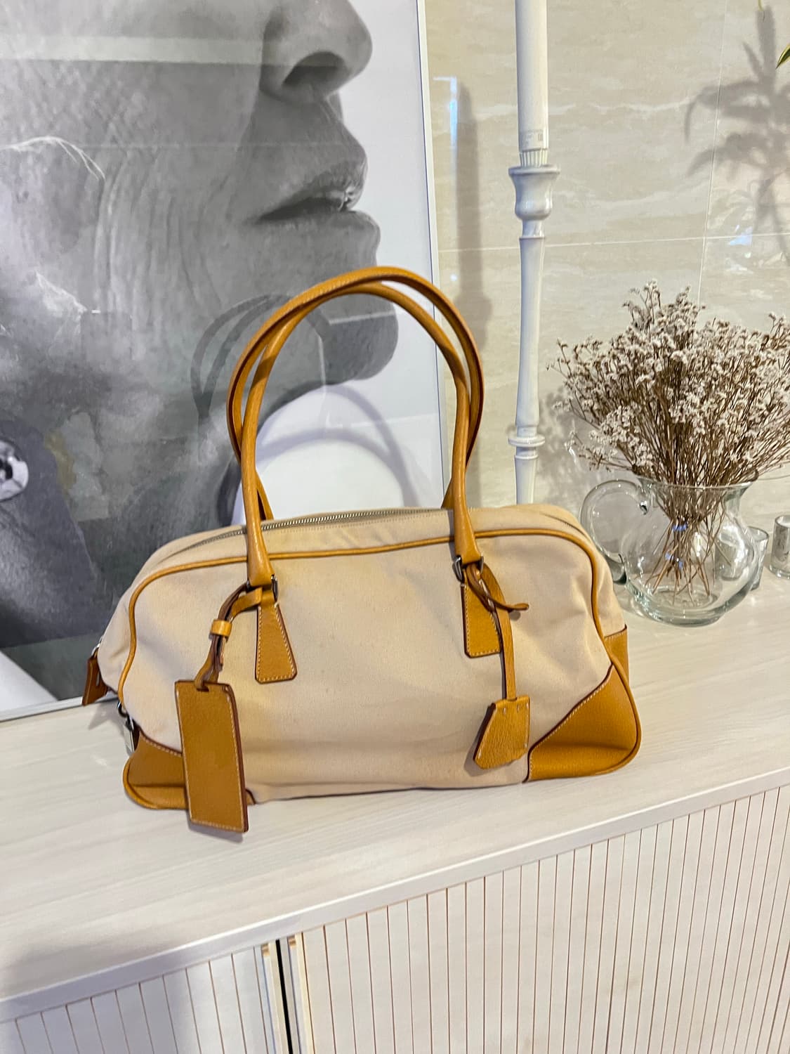 프라다 컨버스 카프 레더 숄더백 상품이미지1